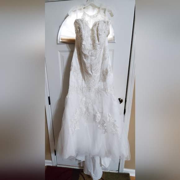 WEDDING DRESS - Picture 5 of 7